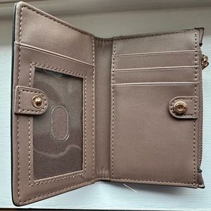 A New Day small women’s bifold wallet